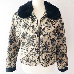 Free People jacquard style cropped jacket coat w faux fur collar size medium